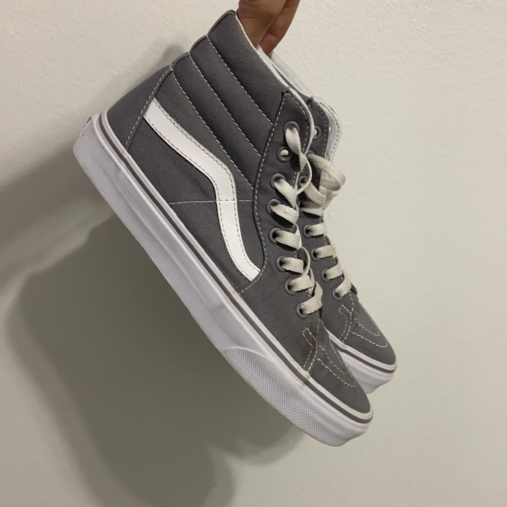 Worn couple of times frost gray sk8-his